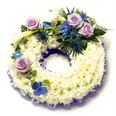 Open Round Wreath - Lilac &amp; White